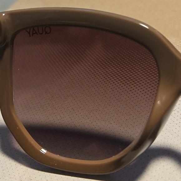 Quay Australia-NWOT \